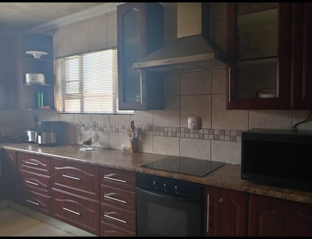 4 BEDROOM FREEHOLD FOR SALE IN DAWN PARK